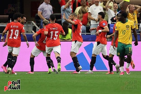احتفال لاعبى المنتخب بهدف إمام عاشور احتفال لاعبى المنتخب بهدف إمام عاشور