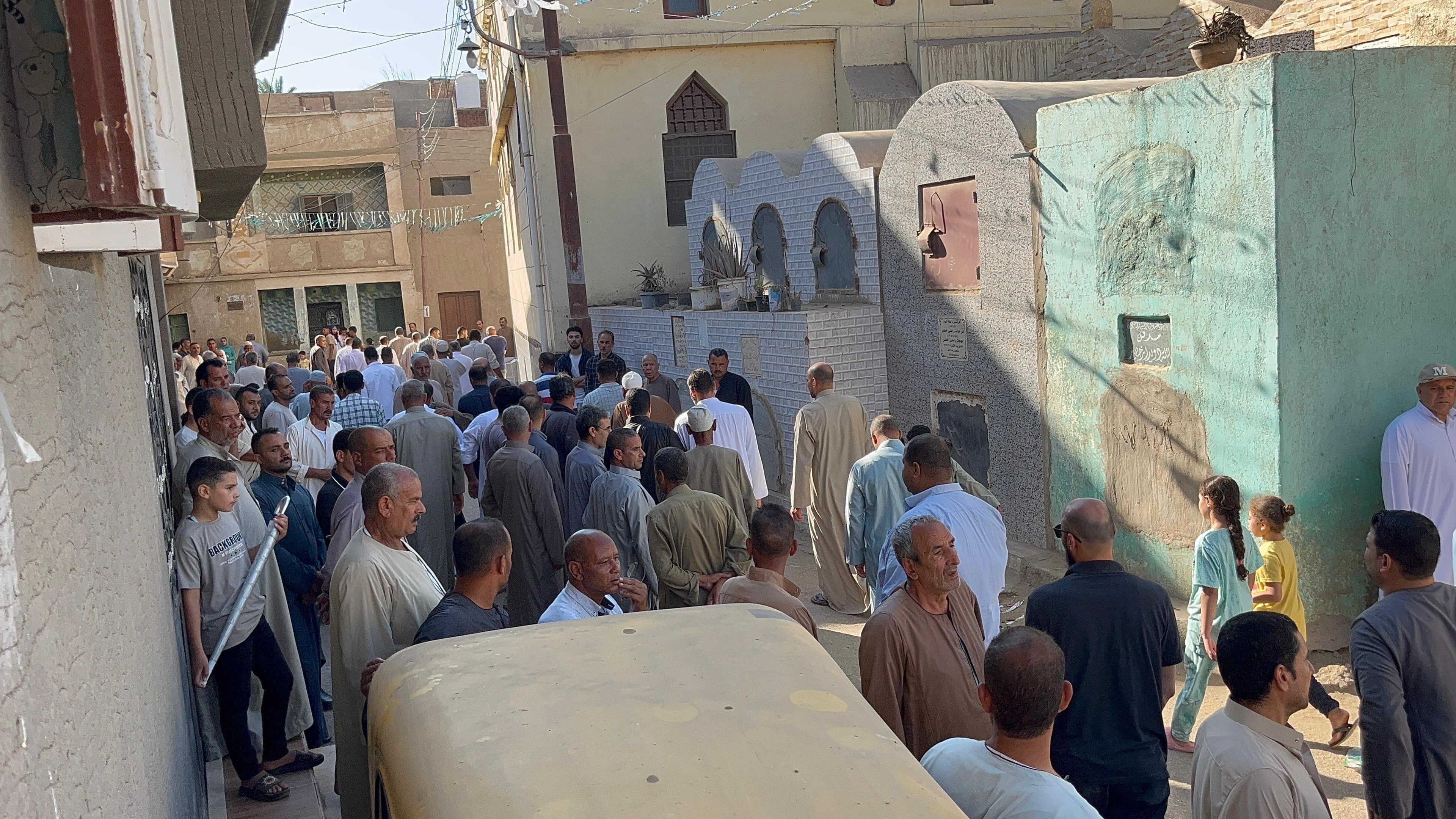 أهالى البحيرة يشيعون جنازة شهيد الواجب أهالى البحيرة يشيعون جنازة شهيد الواجب
