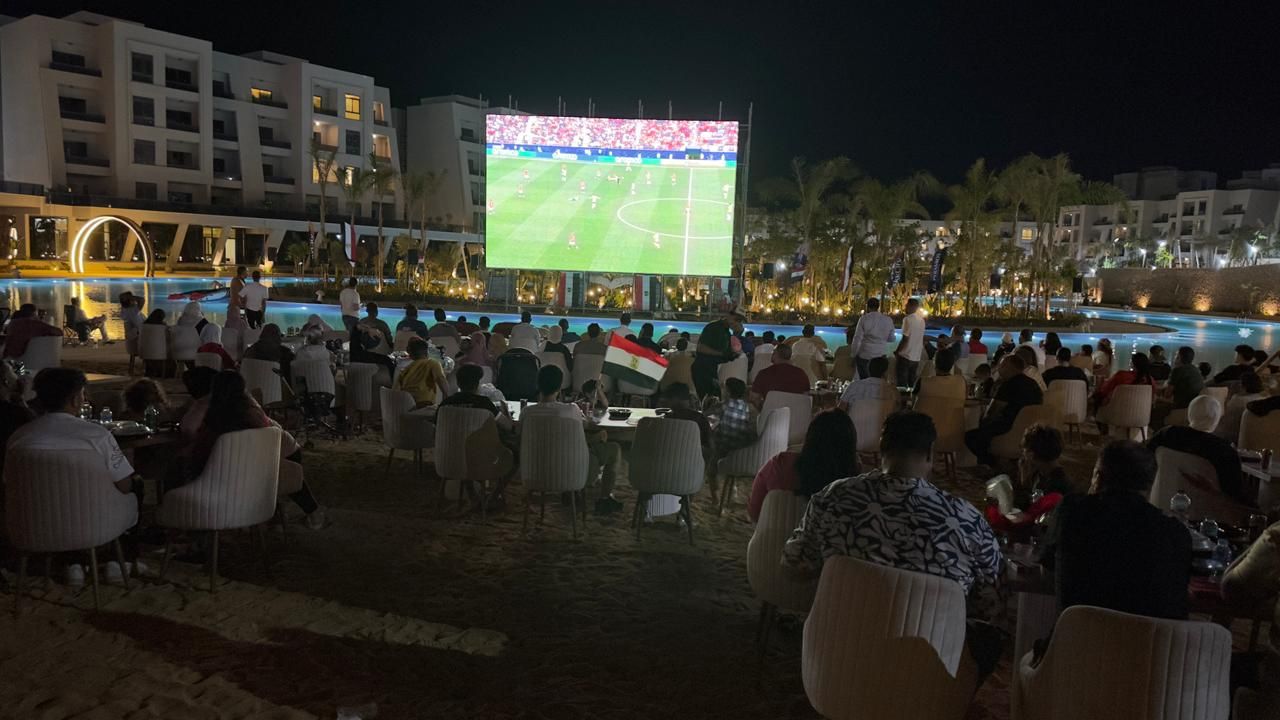 احتفالات في مدينة الجلالة بعد هدف منتخب مصر الأول أمام أستراليا (2) احتفالات في مدينة الجلالة بعد هدف منتخب مصر الأول أمام أستراليا (2)
