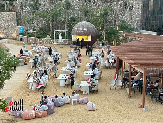 مدينة الجلالة تستقبل الجماهير لمتابعة مواجهة الفراعنة وأستراليا (5) مدينة الجلالة تستقبل الجماهير لمتابعة مواجهة الفراعنة وأستراليا (5)