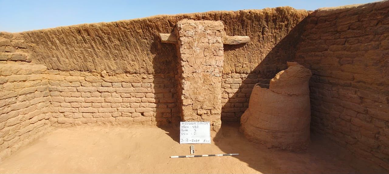 اكتشافات أثرية بواحة الداخلة (8) اكتشافات أثرية بواحة الداخلة (8)