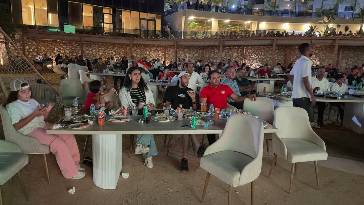 احتفالات في مدينة الجلالة بعد هدف منتخب مصر الأول أمام أستراليا (3) احتفالات في مدينة الجلالة بعد هدف منتخب مصر الأول أمام أستراليا (3)