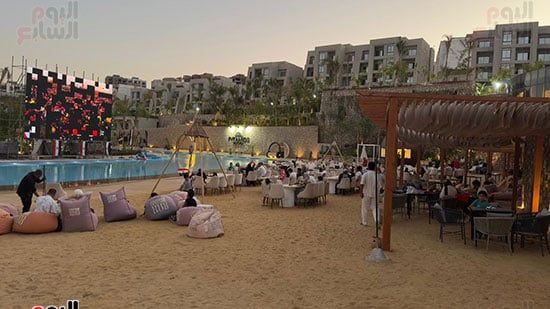 مدينة الجلالة تستقبل الجماهير لمتابعة مواجهة الفراعنة وأستراليا (1) مدينة الجلالة تستقبل الجماهير لمتابعة مواجهة الفراعنة وأستراليا (1)