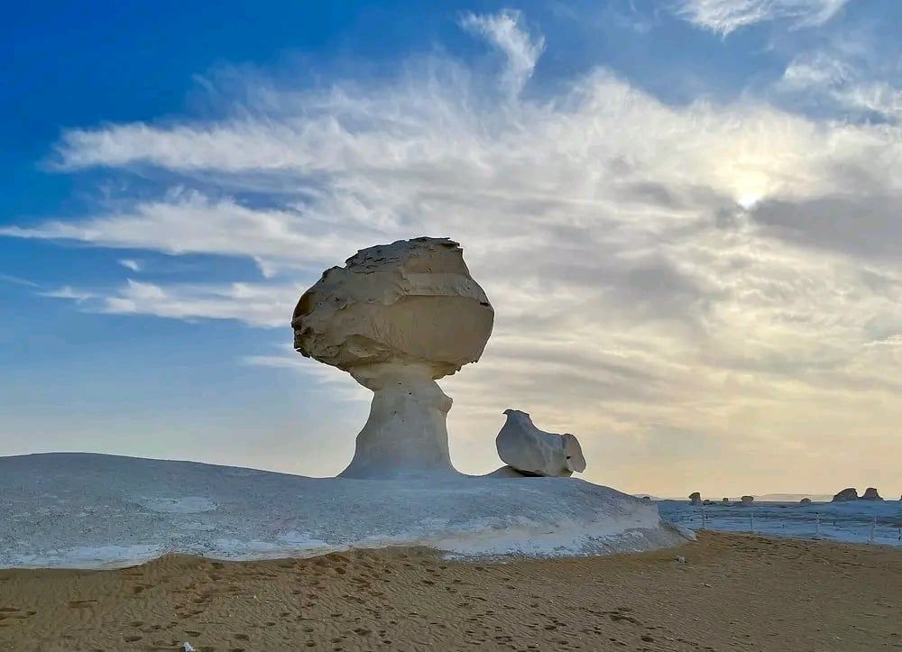 ضخرة المشروم ضمن رمز المحافظة الرسمى ضخرة المشروم ضمن رمز المحافظة الرسمى