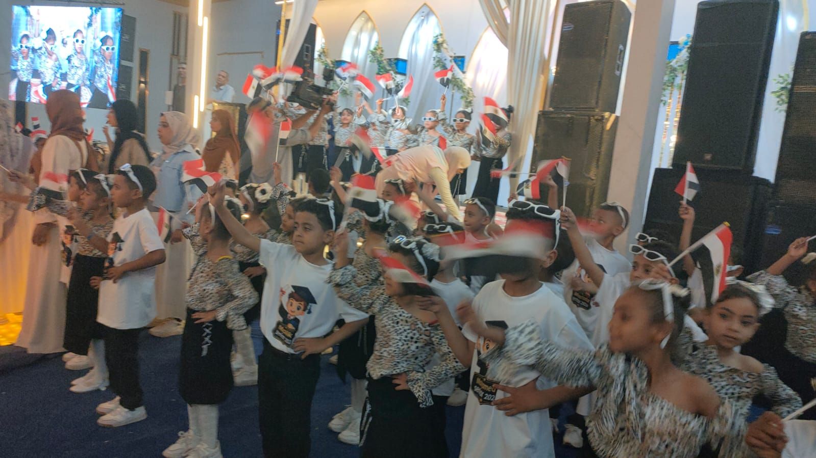 فرحة الأطفال احتفالا بصعود المنتخب المصرى فى كأس العالم فرحة الأطفال احتفالا بصعود المنتخب المصرى فى كأس العالم
