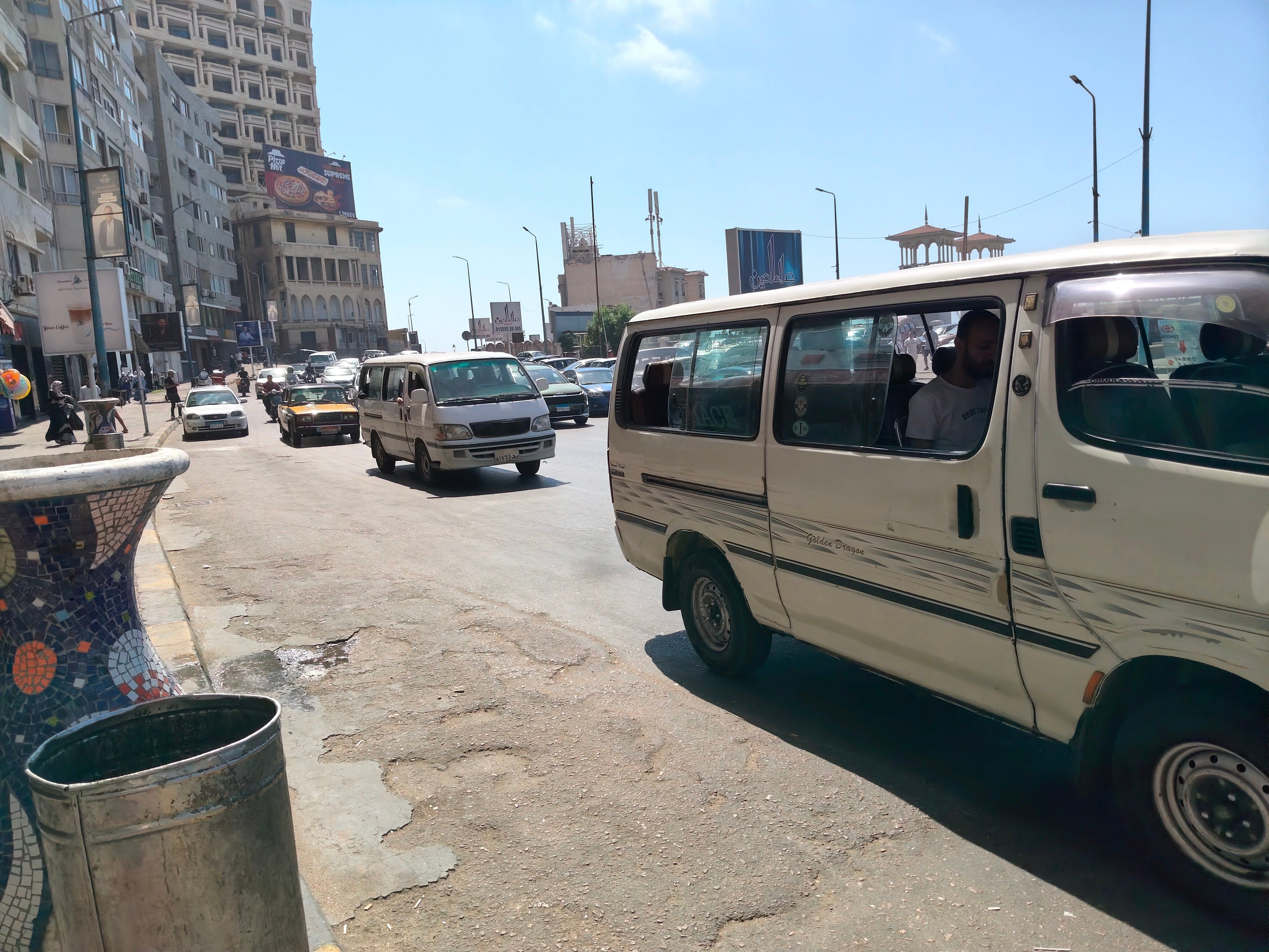طريق الكورنيش بالإسكندرية طريق الكورنيش بالإسكندرية