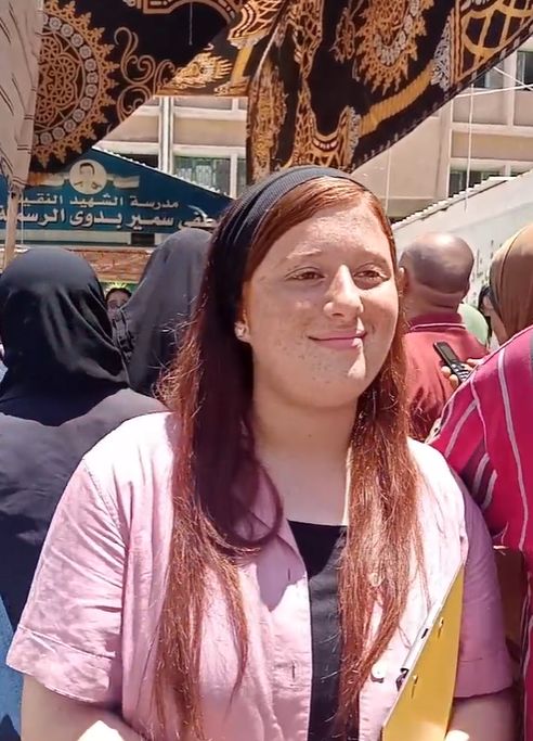 فرحة بكفر الشيخ لسهولة مادة اللغة الانجليزية فرحة بكفر الشيخ لسهولة مادة اللغة الانجليزية