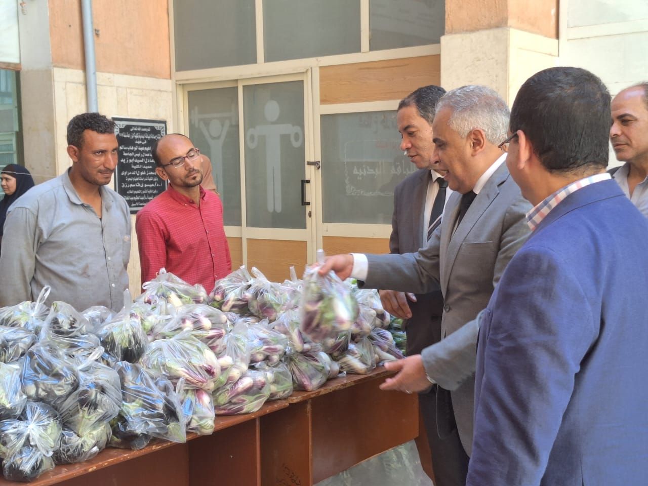 منتجات مزارع الكلية بالمعرض منتجات مزارع الكلية بالمعرض