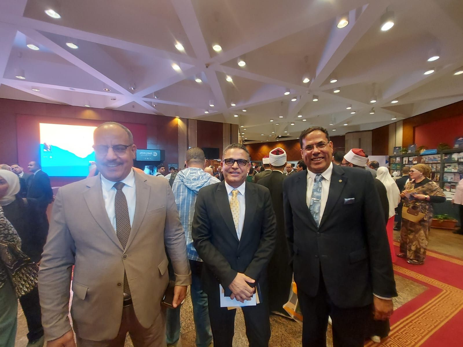 الكاتب الصحفي عبد الفتاح عبد المنعم يشارك في افتتاح معرض مكتبة الإسكندرية الدولي (1) الكاتب الصحفي عبد الفتاح عبد المنعم يشارك في افتتاح معرض مكتبة الإسكندرية الدولي (1)