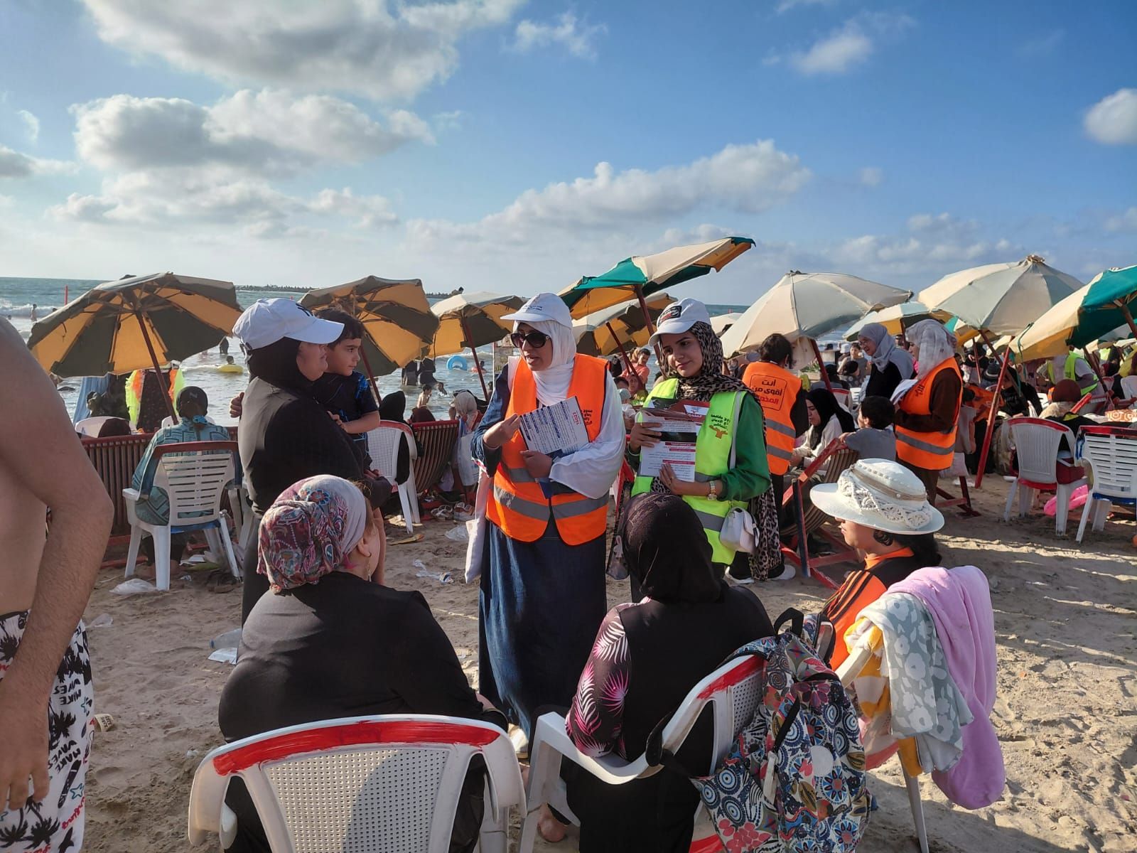 الأنشطة التوعوية لصندوق مكافحة الإدمان داخل شواطئ الأنشطة التوعوية لصندوق مكافحة الإدمان داخل شواطئ
