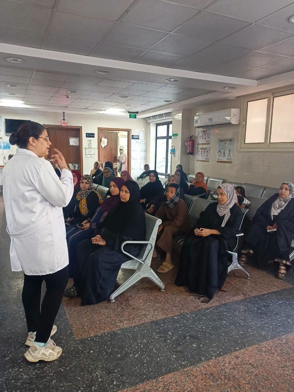 ندوات الطب البيطرى لتوعية السيدات من مربى الماشية والطيور ندوات الطب البيطرى لتوعية السيدات من مربى الماشية والطيور