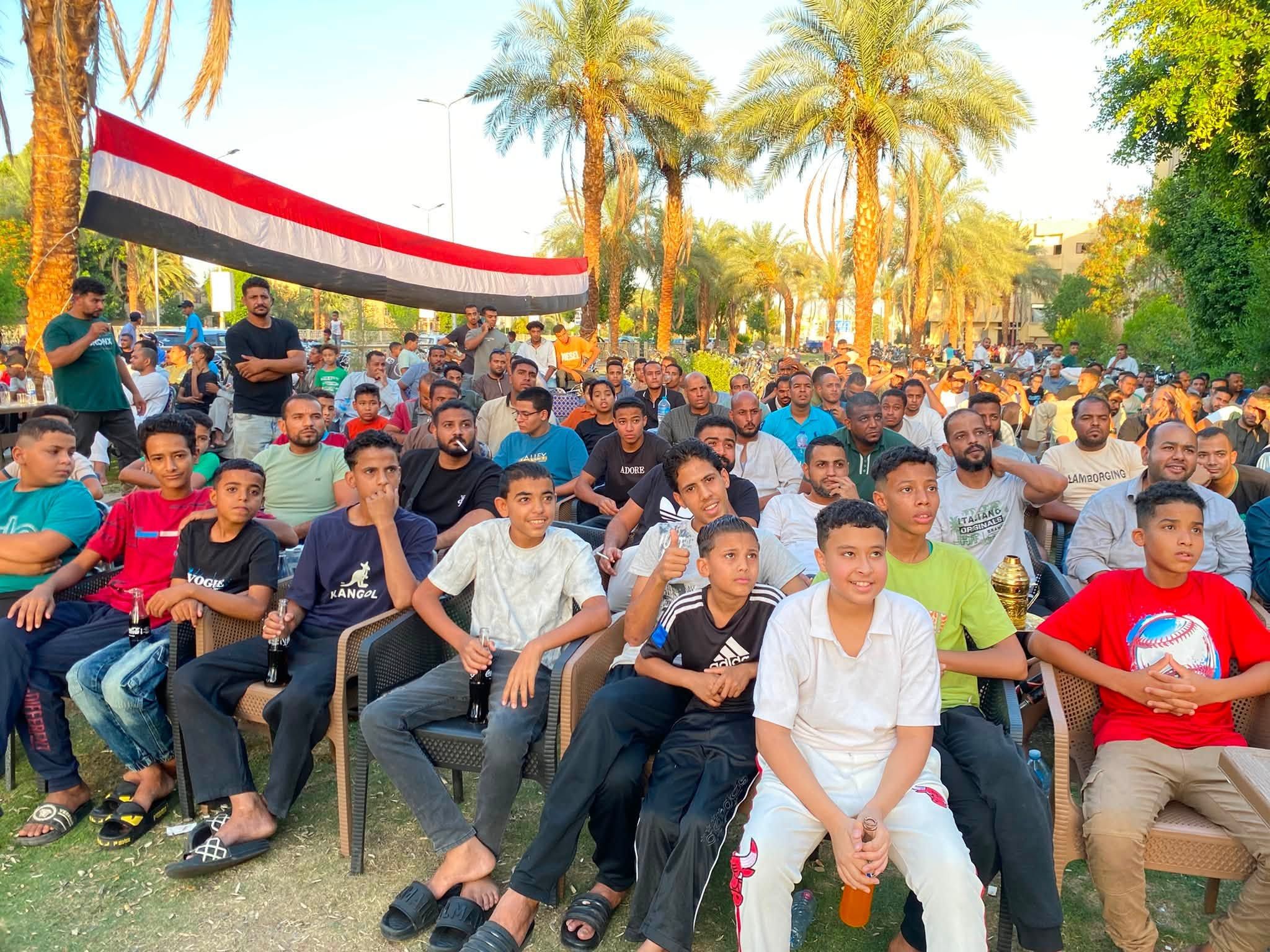 أجواء كرنفالية في الأقصر بعد تقدم منتخب مصر على الأرجنتين (3) أجواء كرنفالية في الأقصر بعد تقدم منتخب مصر على الأرجنتين (3)