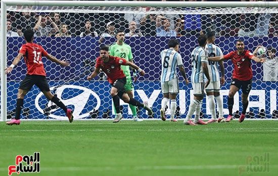 احتفال ياسر إبراهيم بالهدف احتفال ياسر إبراهيم بالهدف