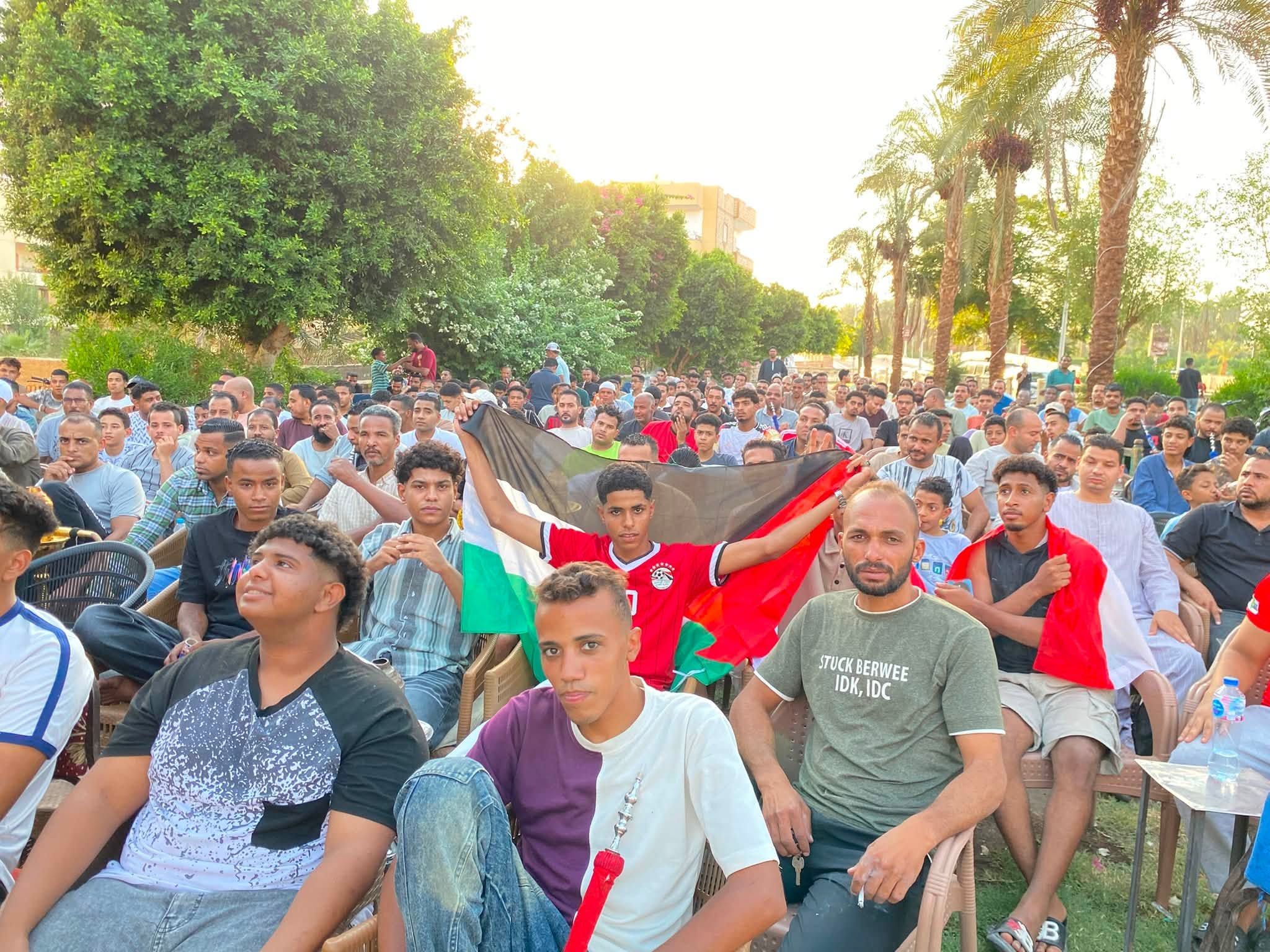 أجواء كرنفالية في الأقصر بعد تقدم منتخب مصر على الأرجنتين (1) أجواء كرنفالية في الأقصر بعد تقدم منتخب مصر على الأرجنتين (1)