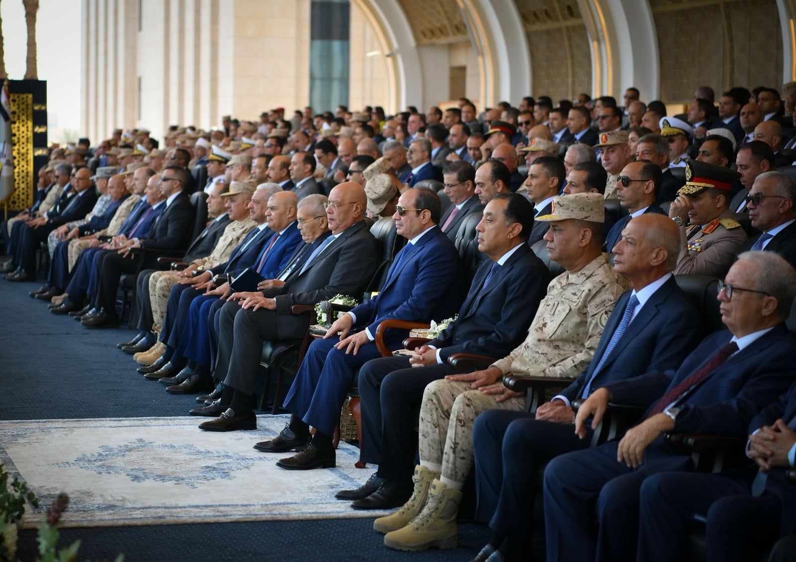 خلال استعراض إمكانيات أجهزة الدولة في مُجابهة الأزمات والكوارث (6) خلال استعراض إمكانيات أجهزة الدولة في مُجابهة الأزمات والكوارث (6)