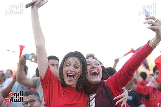 فرحة الجماهير بالشوط الأول (1) فرحة الجماهير بالشوط الأول (1)