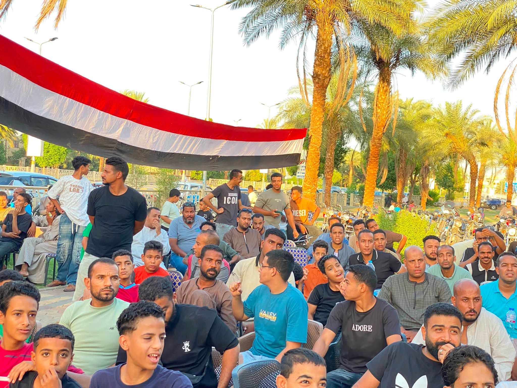 أجواء كرنفالية في الأقصر بعد تقدم منتخب مصر على الأرجنتين (5) أجواء كرنفالية في الأقصر بعد تقدم منتخب مصر على الأرجنتين (5)