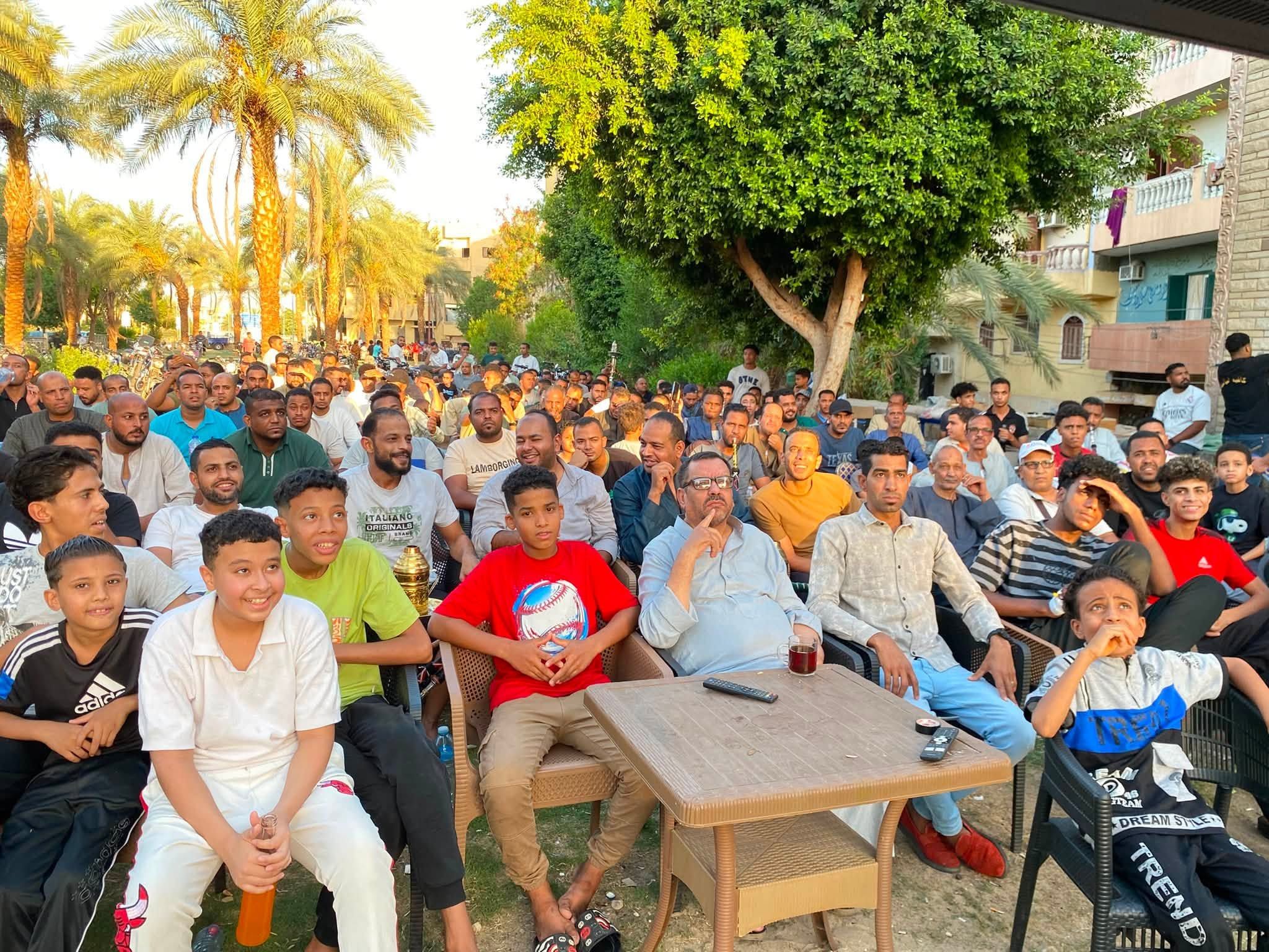 أجواء كرنفالية في الأقصر بعد تقدم منتخب مصر على الأرجنتين (2) أجواء كرنفالية في الأقصر بعد تقدم منتخب مصر على الأرجنتين (2)