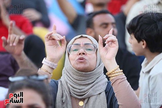 فرحة الجماهير بالشوط الأول (15) فرحة الجماهير بالشوط الأول (15)
