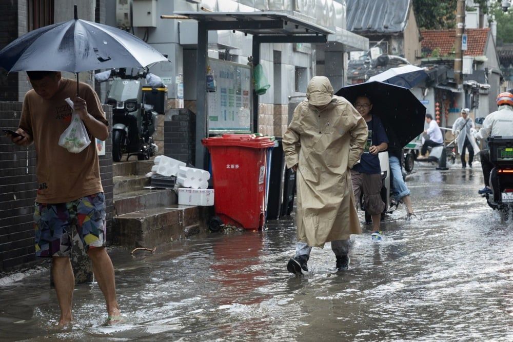 ضربت عاصفة استوائية الجنوب وفيتنام (9) ضربت عاصفة استوائية الجنوب وفيتنام (9)