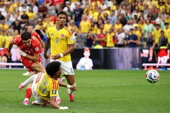 سويسرا وكولومبيا الشوط الثانى مباريات دور الــ16 سويسرا وكولومبيا الشوط الثانى مباريات دور الــ16