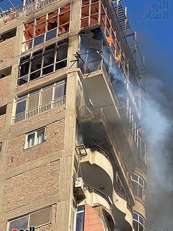 حريق-هائل-فى-برج-سكنى-بشارع-أسيوط-فى-سوهاج-(17) حريق-هائل-فى-برج-سكنى-بشارع-أسيوط-فى-سوهاج-(17)