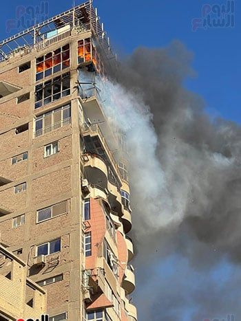 حريق-هائل-فى-برج-سكنى-بشارع-أسيوط-فى-سوهاج-(12) حريق-هائل-فى-برج-سكنى-بشارع-أسيوط-فى-سوهاج-(12)