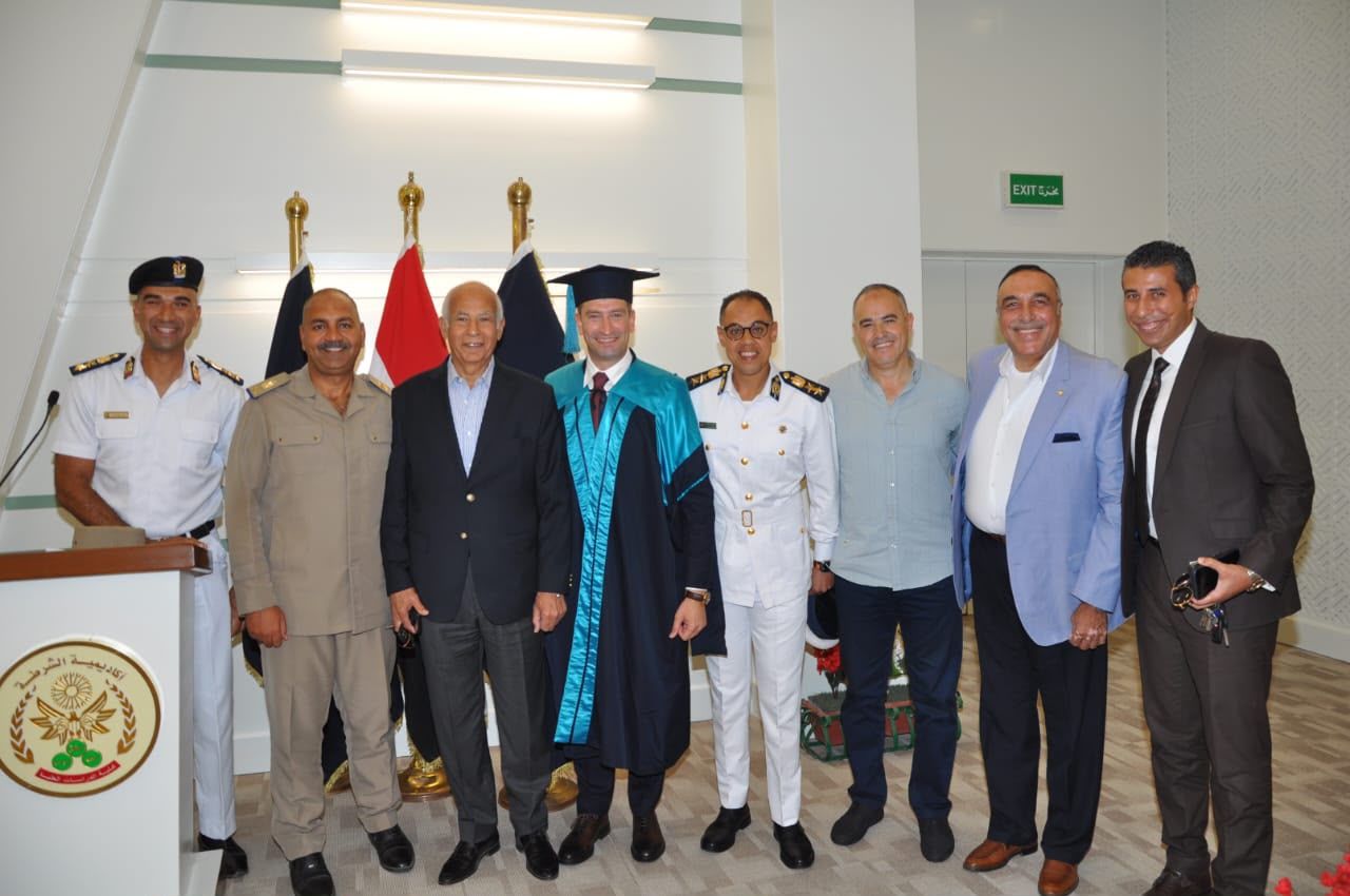 العقيد محمد بشر يحصل على درجة الدكتوراه من كلية الدراسات العليا بأكاديمية الشرطة (6) العقيد محمد بشر يحصل على درجة الدكتوراه من كلية الدراسات العليا بأكاديمية الشرطة (6)