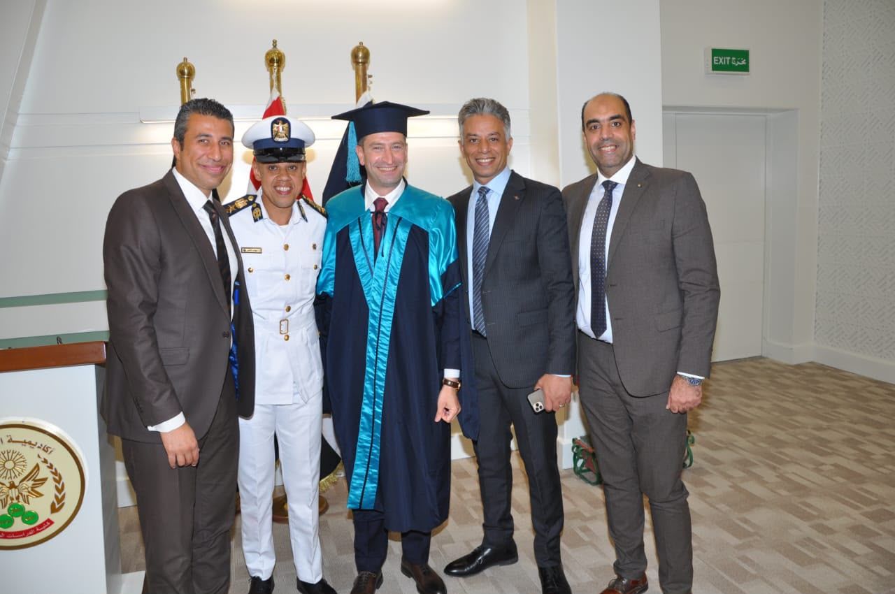 العقيد محمد بشر يحصل على درجة الدكتوراه من كلية الدراسات العليا بأكاديمية الشرطة (5) العقيد محمد بشر يحصل على درجة الدكتوراه من كلية الدراسات العليا بأكاديمية الشرطة (5)