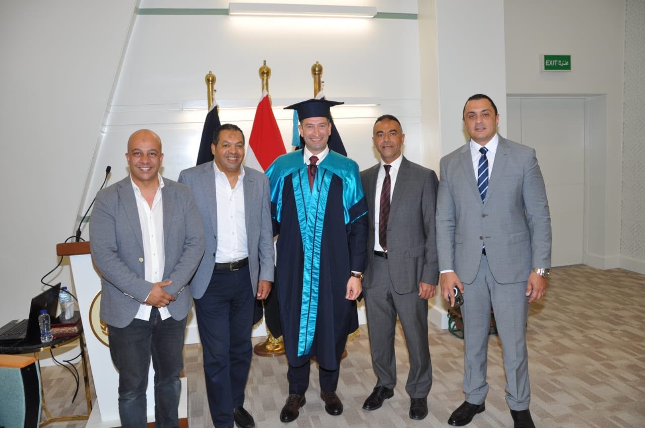 العقيد محمد بشر يحصل على درجة الدكتوراه من كلية الدراسات العليا بأكاديمية الشرطة (1) العقيد محمد بشر يحصل على درجة الدكتوراه من كلية الدراسات العليا بأكاديمية الشرطة (1)