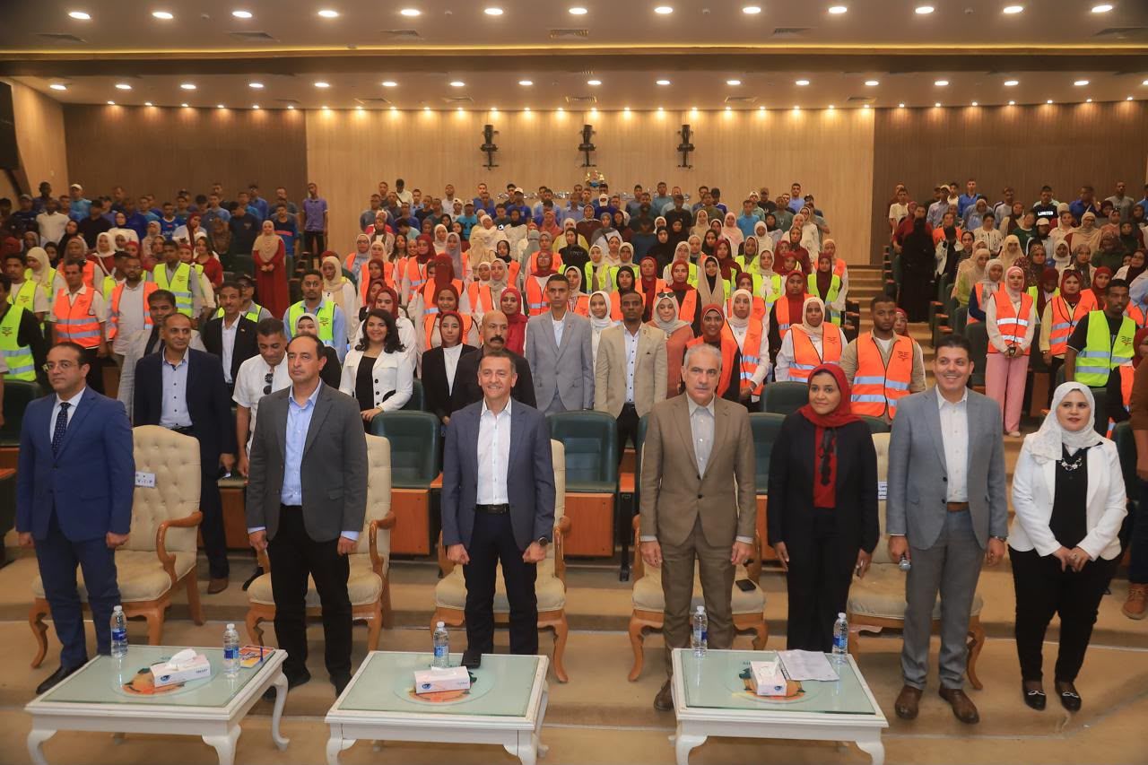 خلال فعاليات افتتاح بيت التطوع بجامعة أسوان خلال فعاليات افتتاح بيت التطوع بجامعة أسوان