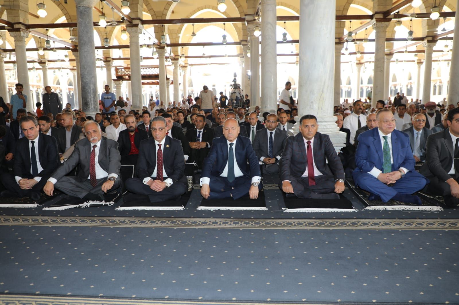جانب من صلاة الجمعة جانب من صلاة الجمعة