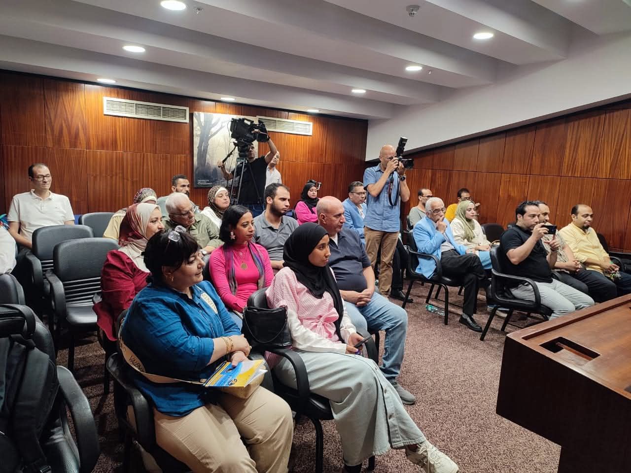 جانب من ندوة أدب الرحلة.. تجربة إنسانية ضمن فعاليات معرض مكتبة الإسكندرية الدولي للكتاب (2) جانب من ندوة أدب الرحلة.. تجربة إنسانية ضمن فعاليات معرض مكتبة الإسكندرية الدولي للكتاب (2)