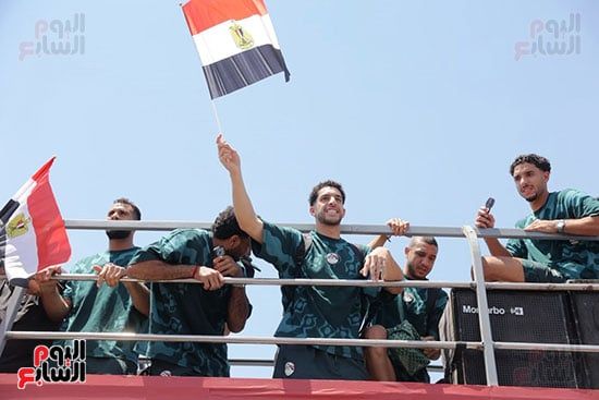 شوبير بعلم مصر شوبير بعلم مصر