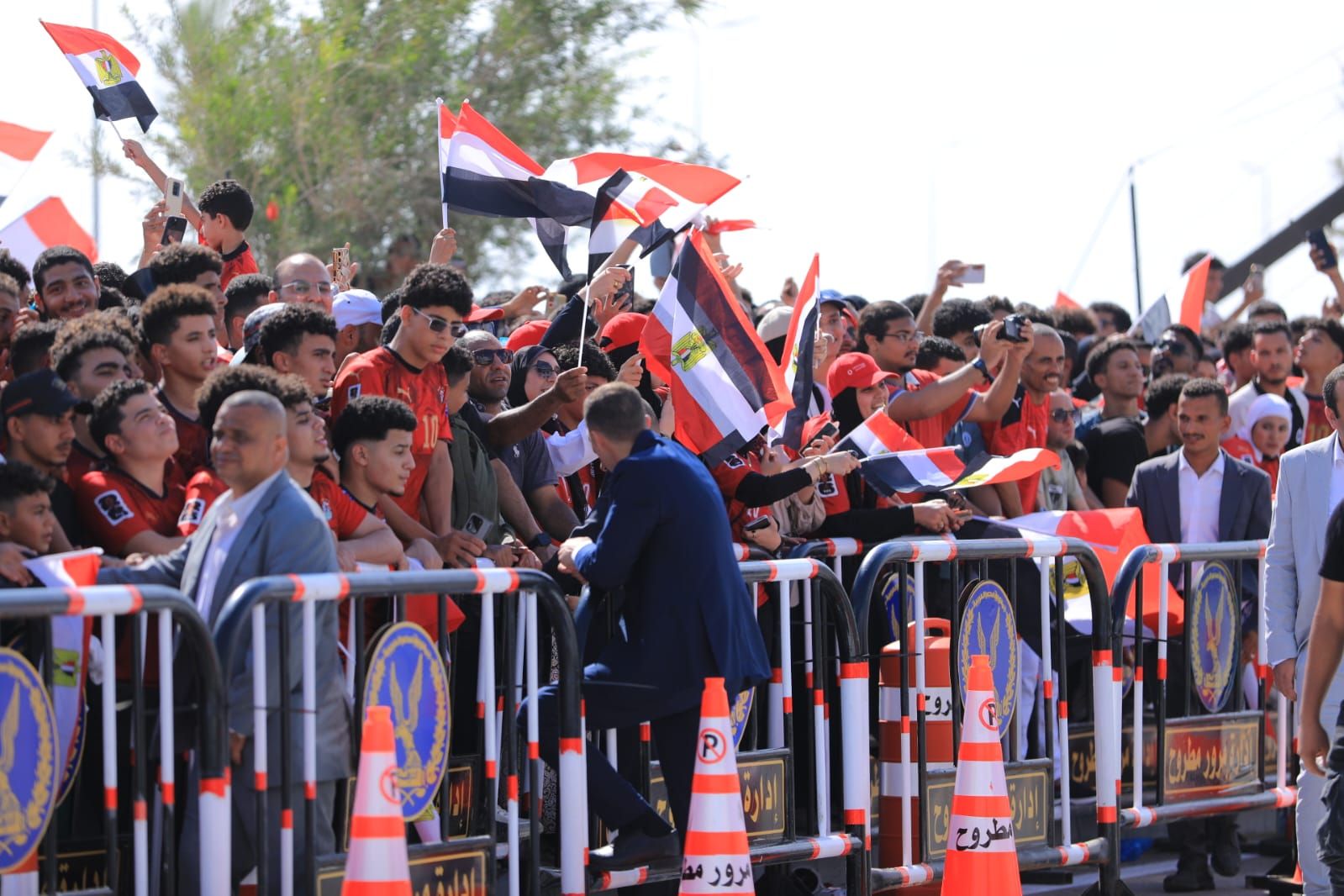 خلال استقبال طائرة المنتخب بالعلمين