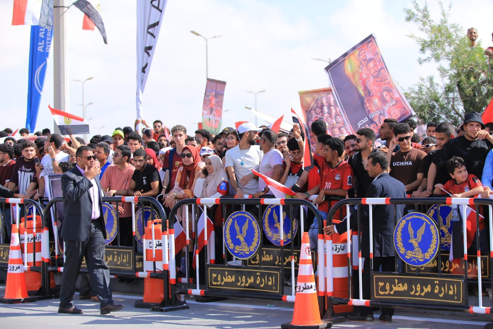 الجماهير المصرية فى استقبال طائرة المنتخب بعد المشاركة فى المونديال
