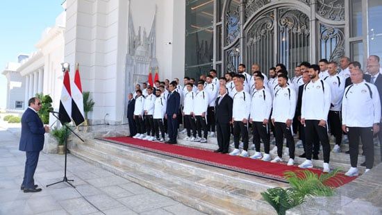 الرئيس عبد الفتاح السيسى يستقبل لاعبى منتخب مصر الرئيس عبد الفتاح السيسى يستقبل لاعبى منتخب مصر
