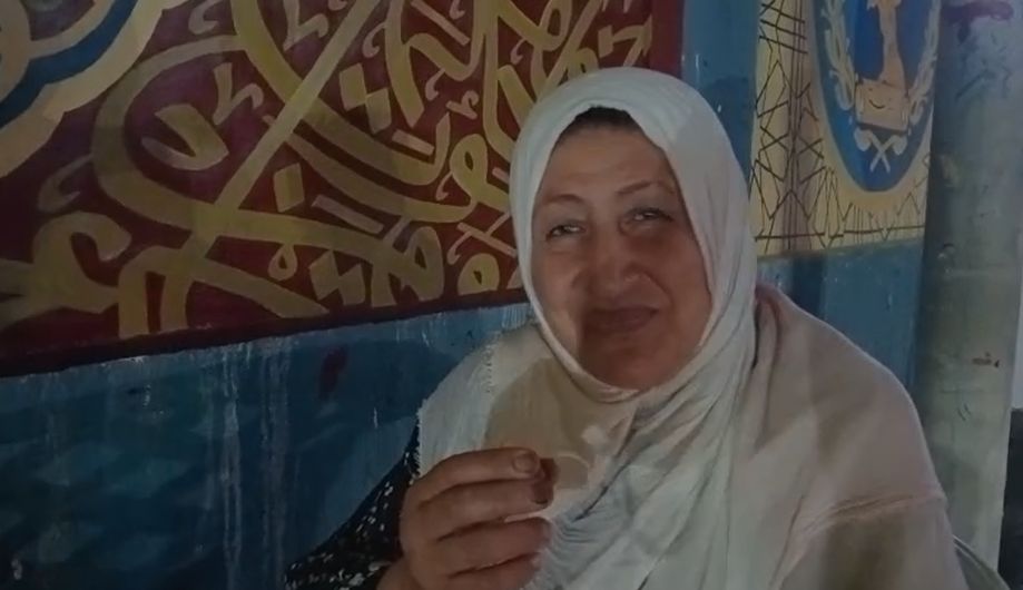 والدة طالبة سعيده بمشاركة نجلتها والدة طالبة سعيده بمشاركة نجلتها