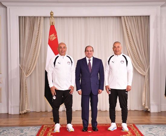 الرئيس عبد الفتاح السيسى وحسام وإبراهيم حسن الرئيس عبد الفتاح السيسى وحسام وإبراهيم حسن