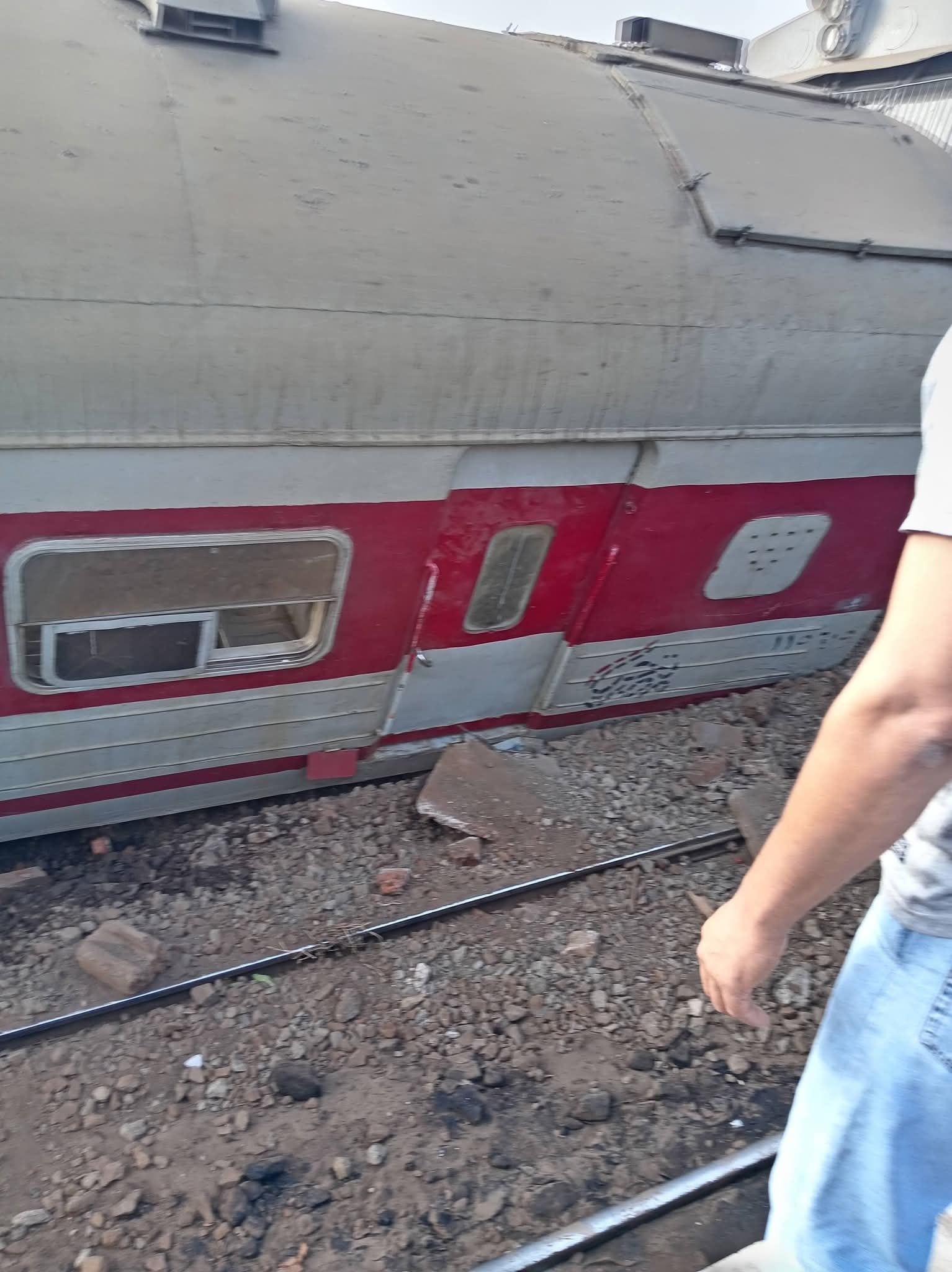 خروج عربة قطار عن القضبان بمحطة محلة روح بطنطا (2) خروج عربة قطار عن القضبان بمحطة محلة روح بطنطا (2)