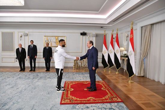 الرئيس عبد الفتاح السيسى ومحمد صلاح الرئيس عبد الفتاح السيسى ومحمد صلاح