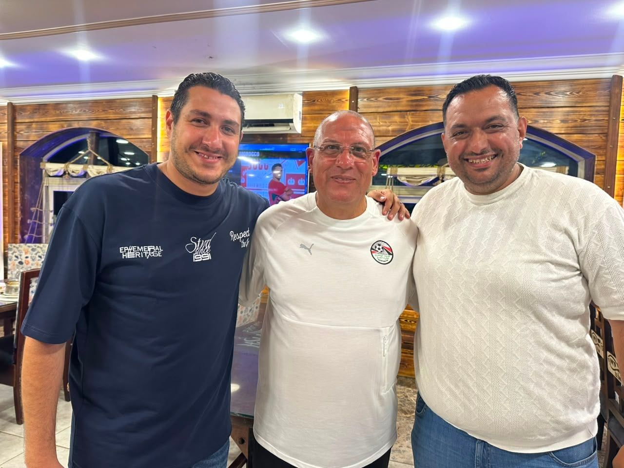 مراسل اليوم السابع مع المدرب العام للمنتخب الوطنب مراسل اليوم السابع مع المدرب العام للمنتخب الوطنب