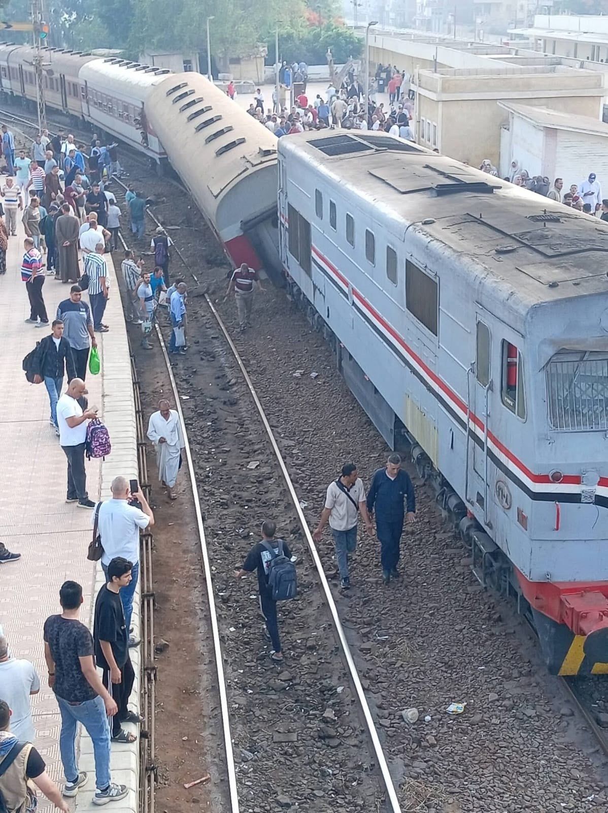 خروج عربة قطار عن القضبان بمحطة محلة روح بطنطا (1) خروج عربة قطار عن القضبان بمحطة محلة روح بطنطا (1)