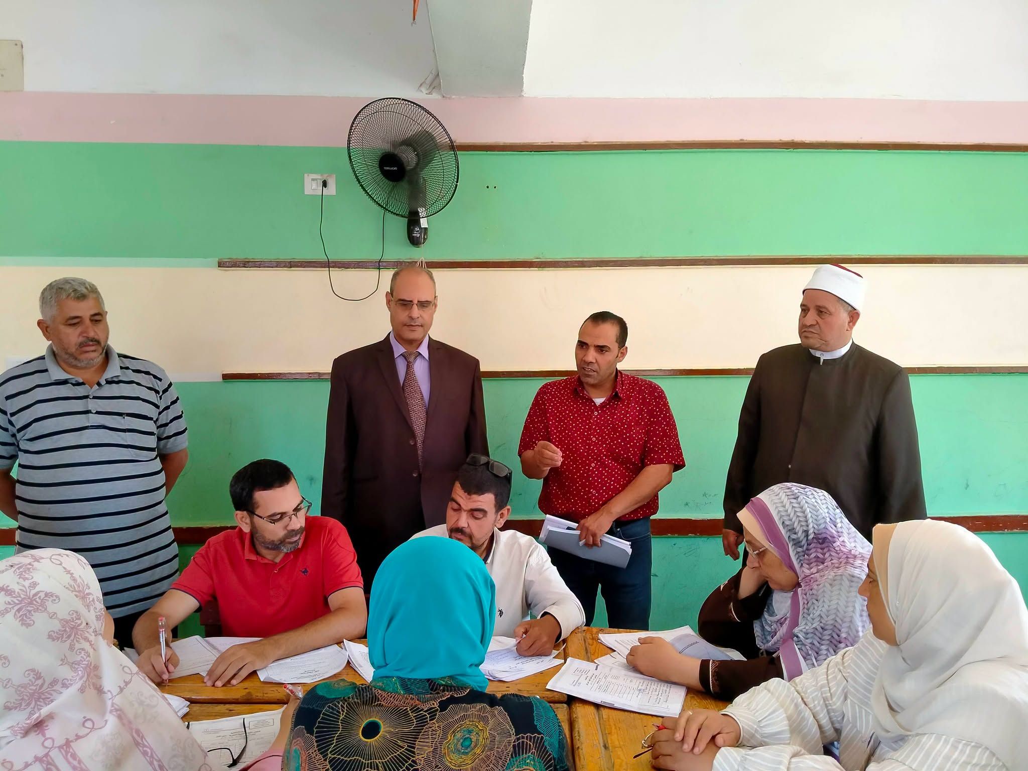 رئيس المنطقة يتابع أعمال التصحيح رئيس المنطقة يتابع أعمال التصحيح