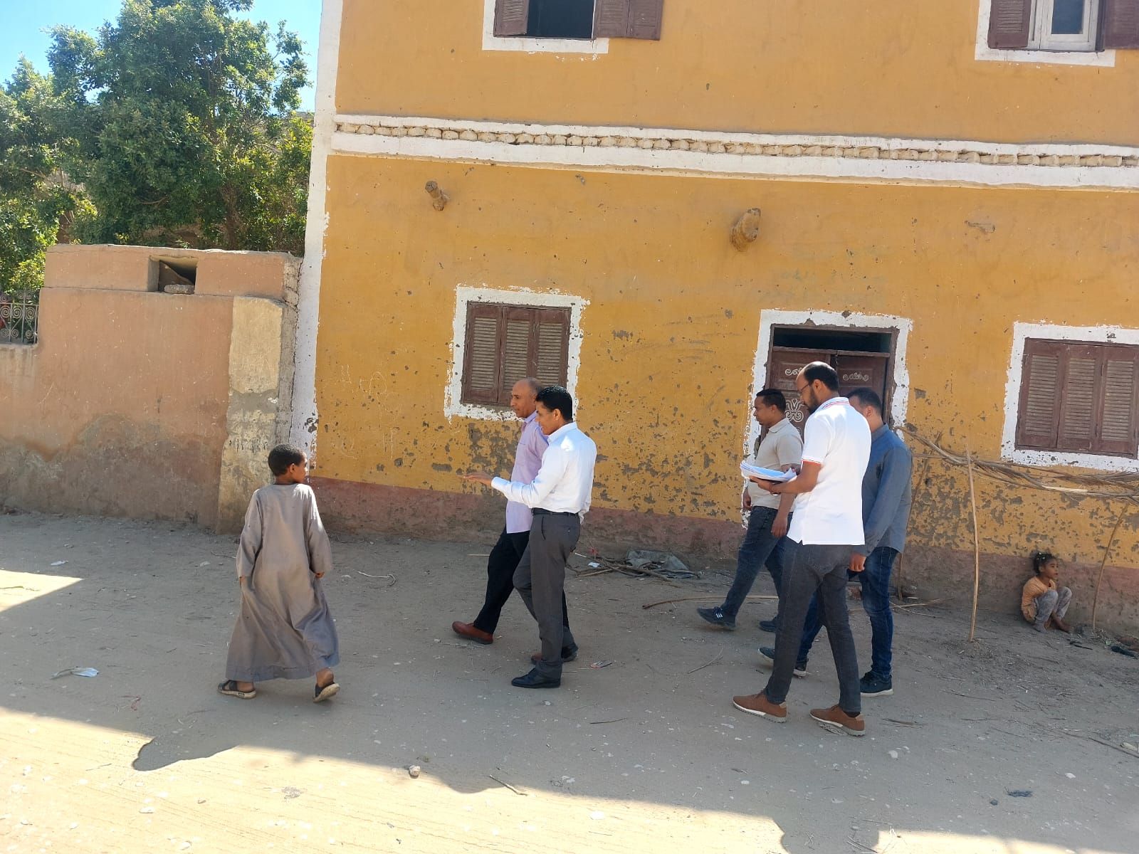 حملة تجريع البلهارسيا لآلاف المواطنين بإدارة إسنا الصحية حملة تجريع البلهارسيا لآلاف المواطنين بإدارة إسنا الصحية