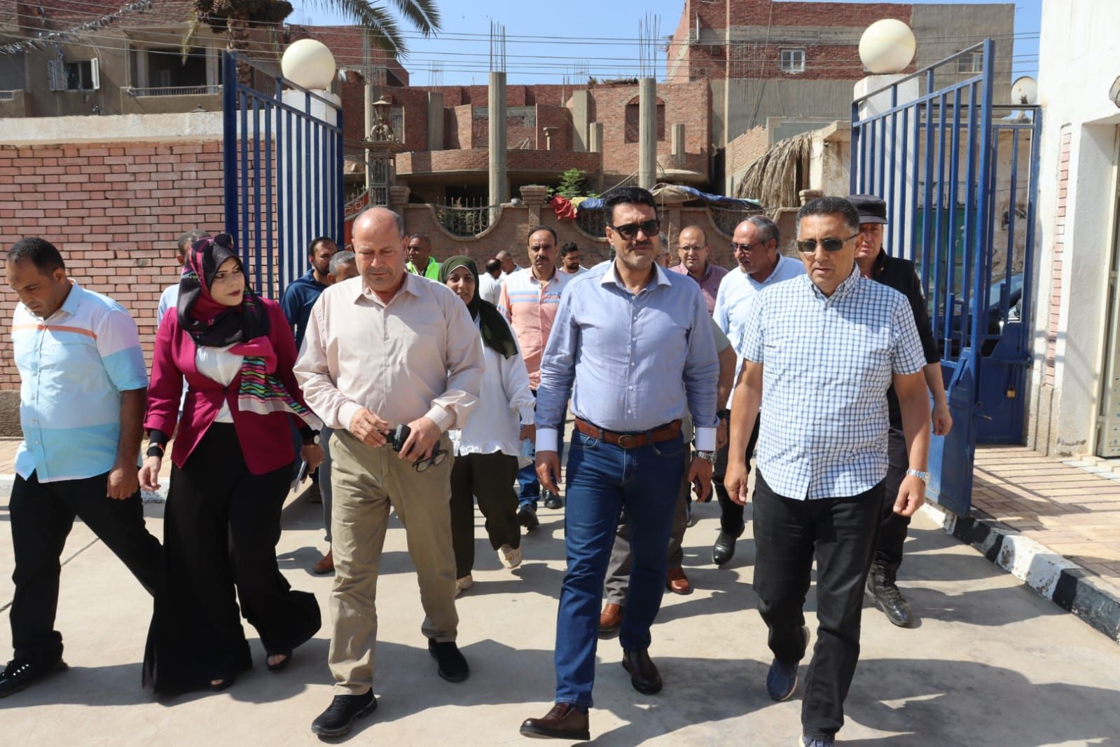 أثناء تفقد مشروعات حياة كريمة بشبين القناطر أثناء تفقد مشروعات حياة كريمة بشبين القناطر