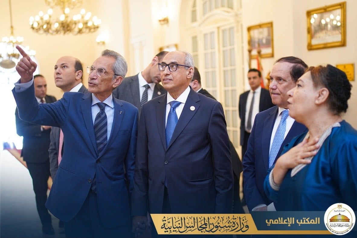 وزير المجالس النيابية يهنئ رئيس مجلس الدولة (3) وزير المجالس النيابية يهنئ رئيس مجلس الدولة (3)