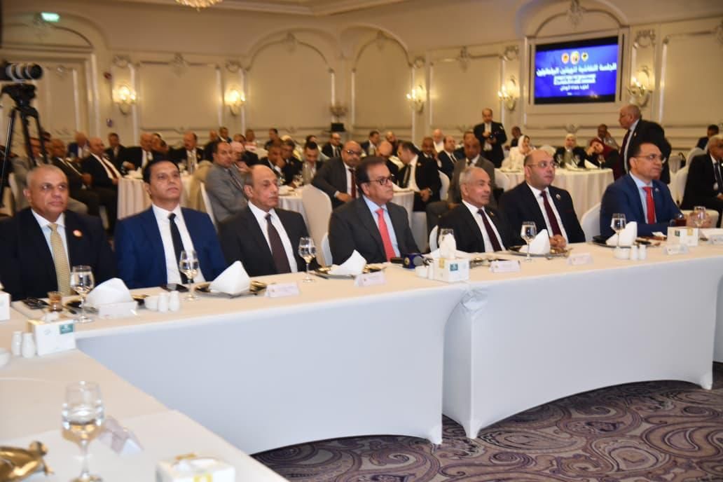حماة الوطن ينظم حلقة نقاشية عن واقع ومستقبل القطاع الصحي (8) حماة الوطن ينظم حلقة نقاشية عن واقع ومستقبل القطاع الصحي (8)