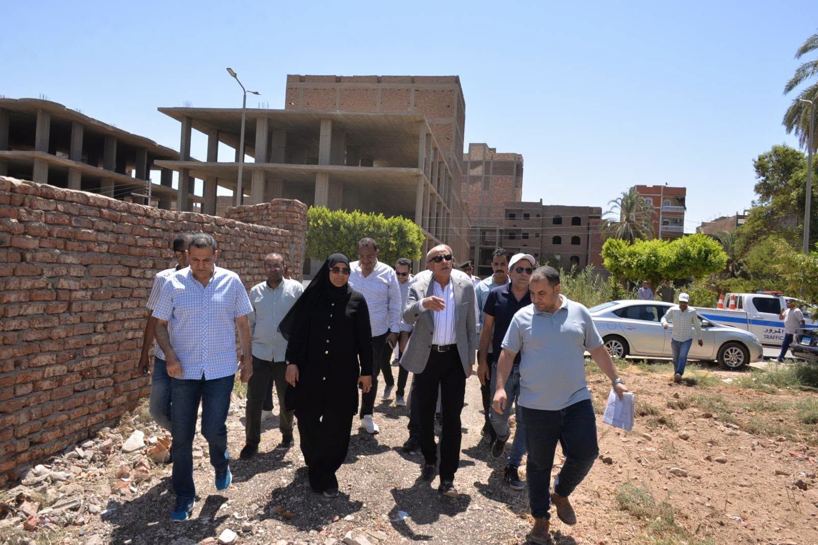 محافظ الأقصر يتفقد عددًا من شوارع وسط المدينة محافظ الأقصر يتفقد عددًا من شوارع وسط المدينة