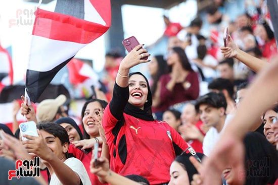 سيلفى مع الجماهير والمدرجات سيلفى مع الجماهير والمدرجات